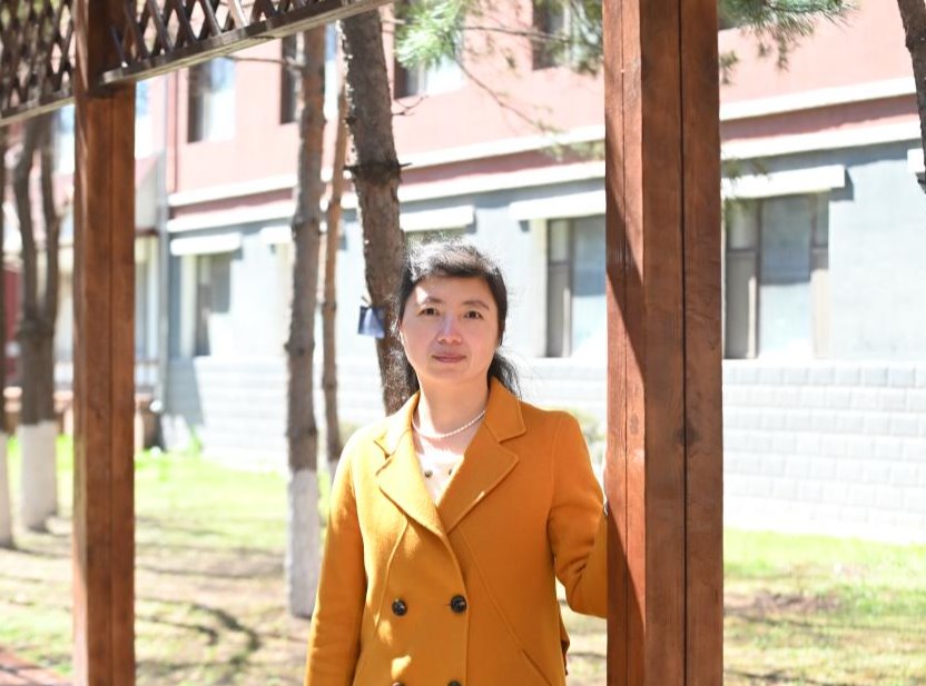 张启英
